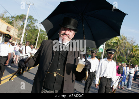 Miami Florida,Coconut Grove,King Mango Strut,annuale sfilata satira,divertente,umorismo,umorismo,umorismo,spoof,parodia,uomo bianco,cavi maschi,neri Foto Stock