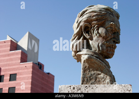 Miami Florida,Biscayne Boulevard,statua,Inca Garcilaso de la Vega,storico peruviano,scrittore,Miami Dade College,scuola,campus,FL051231577 Foto Stock