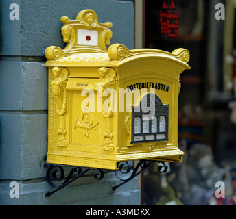 Historic letter box (ancora in uso), Germania. Foto Stock