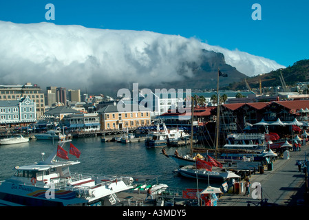 Sud Africa, Provincia del Capo Occidentale, Cape town, Victoria e Alfred, V & A Waterfront, Tabella Mt. dietro Foto Stock