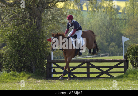 Giovane pilota concorrenti nel caso equino in Oxfordshire Foto Stock