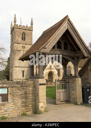 Oxfordshire Bladon vicino a Woodstock St Martins Chiesa ultimo luogo di riposo di Sir Winston Churchill Foto Stock