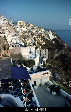 Grecia CICLADI Santorini Fira Thira town affacciato sul Mar Egeo Foto Stock