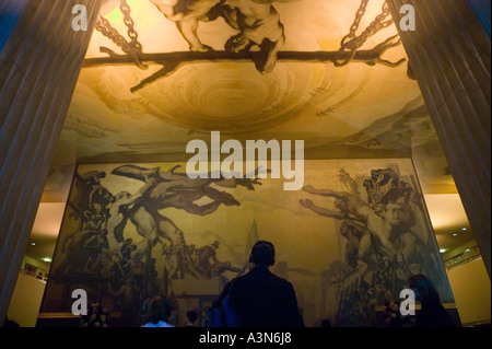 Vista di pitture murali al Rockefeller Center building lobby al piano terra in New York City USA Ottobre 2005 Foto Stock