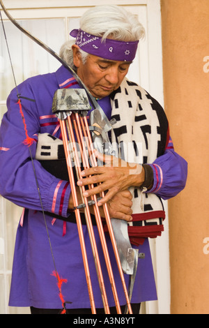 Native American cantastorie dalla cultura dei Pueblo Foto Stock