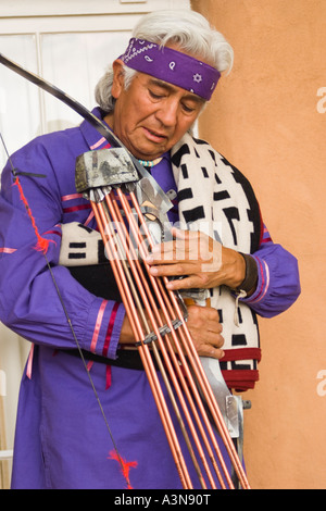 Native American cantastorie dalla cultura dei Pueblo Foto Stock