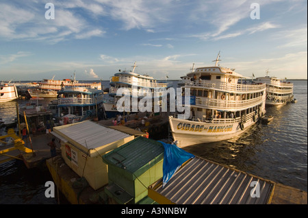 Sistema per la cottura a vapore di piacere in porto / Manaus Foto Stock