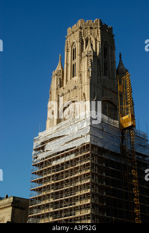 L'Università di Bristol Wills Memorial Tower è in fase di ristrutturazione Foto Stock
