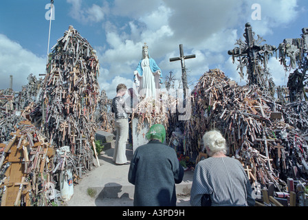 Pellegrini sulla Collina delle Croci, Lituania Foto Stock