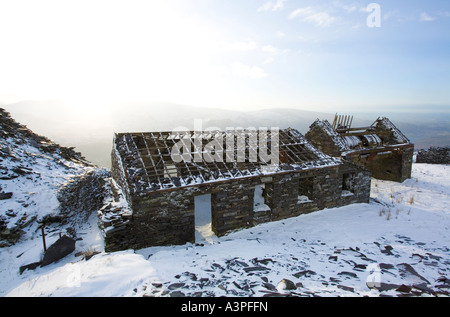 Capanna abbandonata in Dinorwic cava di ardesia, Wales, Regno Unito Foto Stock