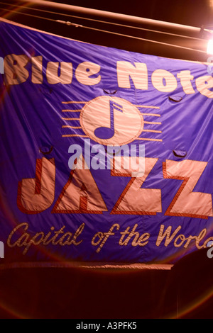 Bandiera banner al di fuori del Blue Note Club. 131 West terza strada. Greenwich Village. Manhattan. La città di New York. Foto Stock