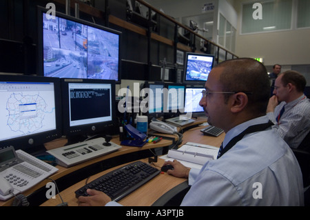 Interno del traffico di Londra Centro di Controllo, LTCC. Capitale della congestione del traffico è monitorata e controllata da qui Foto Stock