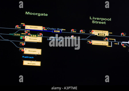 La metropolitana di Londra s Trackernet in tempo reale una rappresentazione grafica della rete metropolitana treni numerati può essere visto sul netw Foto Stock