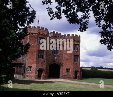 L' AMMENDA Gatehouse costruito di mattoni rossi a Lullingstone Castle è la casa del Hart Dyke famiglia e mondo giardino di piante mappa Foto Stock