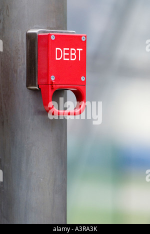 Un unico rosso del freno di emergenza contrassegnati con parole debito il recupero del debito fuori Foto Stock