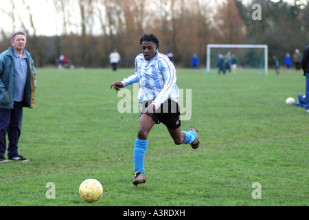 Domenica lega calcio, Newbold Comyn, Leamington Spa Warwickshire, Inghilterra, Regno Unito Foto Stock