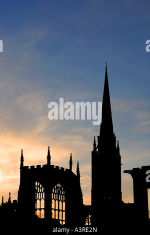 Vecchia Cattedrale al tramonto, Coventry, West Midlands, England, Regno Unito Foto Stock