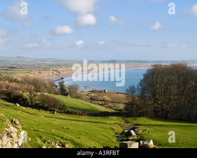 Rhiw Gwynedd North Wales UK vista attraverso i campi di 'L'inferno della bocca dell' bay Porth Neigwl su Lleyn Peninsula Foto Stock