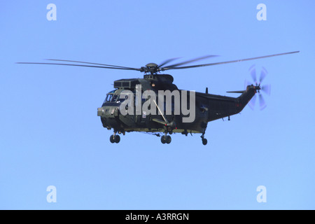 Westland Sea King HC4 sulla rotta di avvicinamento per l'atterraggio a RAF Fairfird Foto Stock