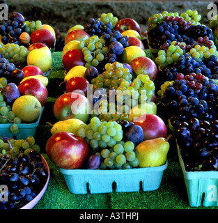 Coltivati localmente la frutta a Farm Stand, città del nord-est, Pennsylvania, Foto Stock