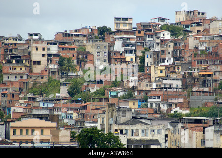 Baraccopoli in un quartiere di Salvador di Bahia Brasile Foto Stock