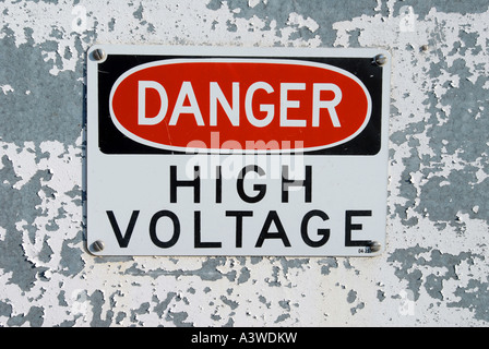 Pericolo alta tensione segno Foto Stock