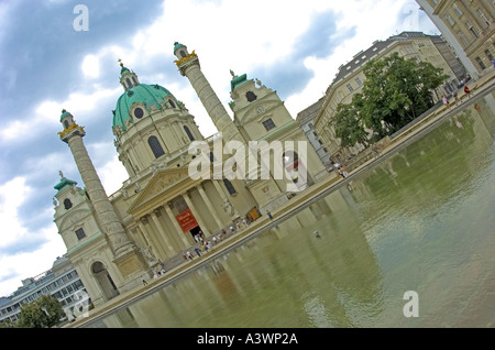 21 07 04 Vienna Austria la cattedrale di Vienna Karlskirche foto copyright Barry Cronin Chromepix com Foto Stock