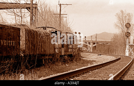 Switcher abbandonate locomotive diesel utilizzato nei cantieri e per brevi cale vicino a Roanoke Virginia Foto Stock