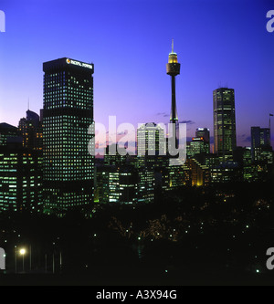 Geografia, Australia, nuovo Galles del Sud, Sydney, viste della città / paesaggi della città, vista con la Torre di Sydney, ripresa notturna, Foto Stock
