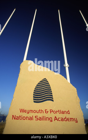 Weymouth Portland National Sailing Academy scultura in pietra nella contea di Dorset England Regno Unito Foto Stock