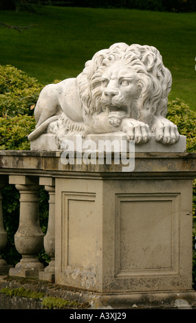 La scultura di un leone al Hartley Park Victoria British Columbia Isola di Vancouver in Canada Foto Stock