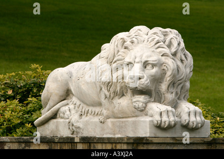 La scultura di un leone al Hartley Park Victoria British Columbia Isola di Vancouver in Canada Foto Stock