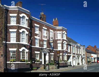 The Swan Inn, Tarporley High Street, Tarporley, Cheshire, Inghilterra, Regno Unito Foto Stock