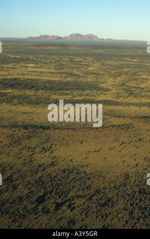 Foto aerea dell'Olgas con il paesaggio del deserto, Australia Northern Territory, Uluru-Kata Tjuta-Nationalpark Foto Stock