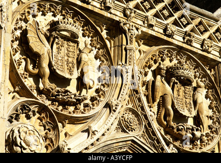 La stemma reale di Enrico VII sull esterno della Cappella del King's College di Cambridge Foto Stock