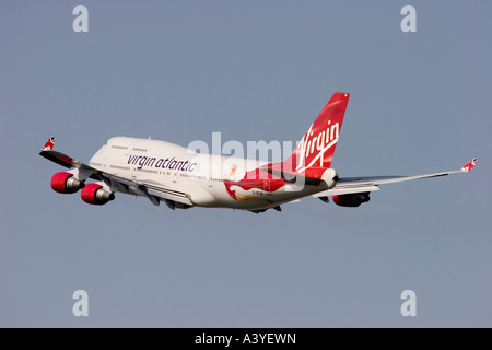 Virgin Atlantic Airlines Boeing 747-4Q8 il decollo dall'aeroporto di Londra Heathrow Foto Stock