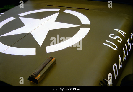 Pentagono bianco stella sul cofano di american seconda guerra mondiale jeep militari Foto Stock