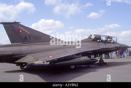 Saab J35X Draken doppia ala a delta in regime supersonico Guerra Fredda Fighter. GAV 2251-229 Foto Stock