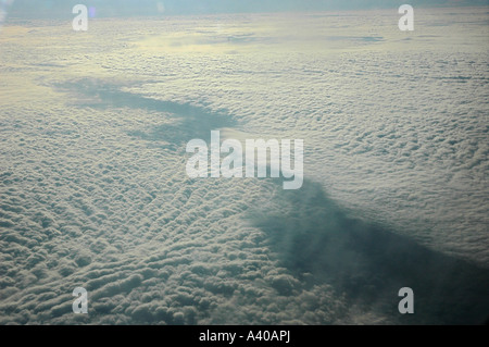 Nuvole sparare da un aeroplano Foto Stock