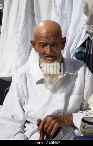 Urumqi, Old Uighur uomo al mercato Foto Stock