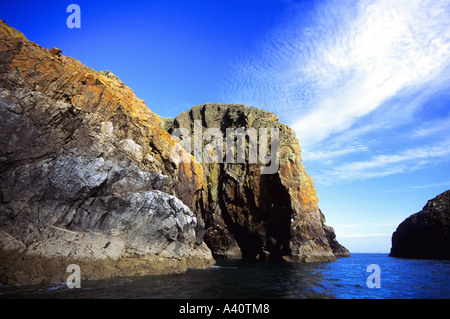 Ramsey isola boatrip barca vicino a St Davids nel maggio sulla soleggiata giornata di primavera con Elephant Rock Pembrokeshire Wales Regno Unito Foto Stock