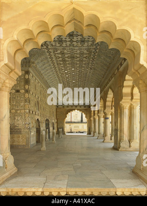 Sattais Katcheri colonnato di 27 pilastri o sattais nel forte di Amber a Jaipur, India Foto Stock