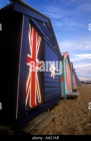 Ombrelloni sulla spiaggia di Brighton, Melbourne, Australia Foto Stock