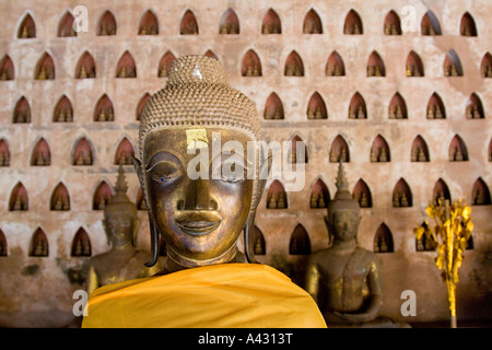 Le immagini del Buddha all'interno di Wat Si Saket Vientiane Laos Foto Stock