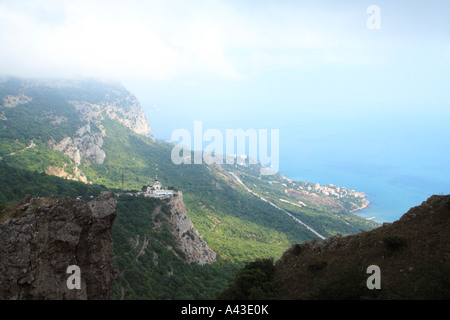 Montare pass Baidarskie vorota Chiesa della Resurrezione 1888 92 Crimea Ucraina Foto Stock