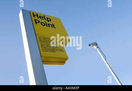 Un punto di assistenza usato in congiunzione con CCTV al Millennium Point complex Birmingham West Midlands Foto Stock