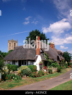 Mezzo Penny Cottage Welford on Avon Warwickshire England Regno Unito Foto Stock