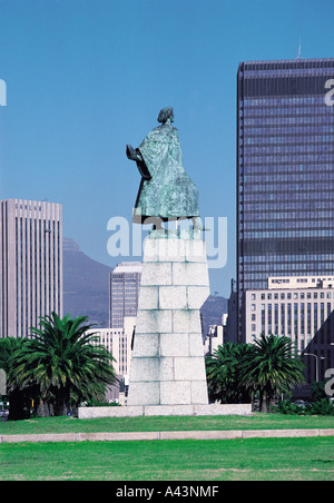 Statua di Bartolomeu Dias navigatore portoghese e di explorer e il primo uomo bianco a vedere il Sud Africa Città del Capo Sud Africa Foto Stock