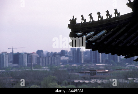 Il vecchio e il nuovo di Pechino Foto Stock