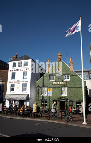 Pub e bar lungo la banchina Poole Dorset England Regno Unito Foto Stock
